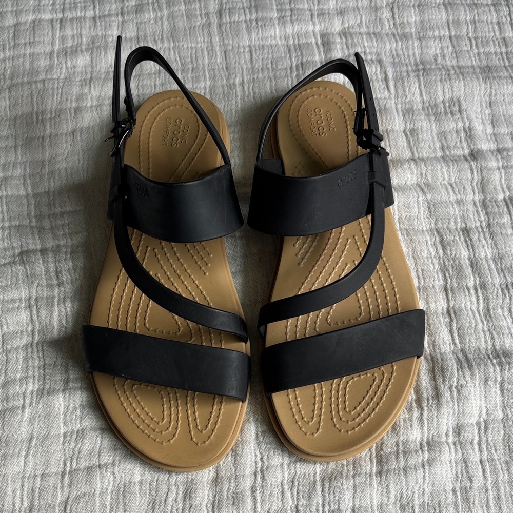 Crocs Black Strap Sandal